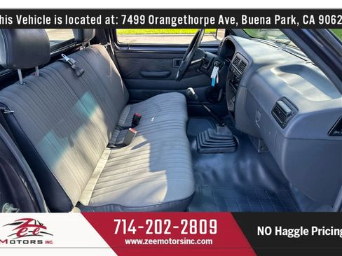 Used 1995 Nissan Pickup 2WD Regular Cab image 23