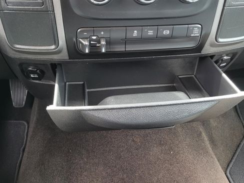 Used 2013 RAM 2500 Tradesman w/ Chrome Appearance Group RWD image 29