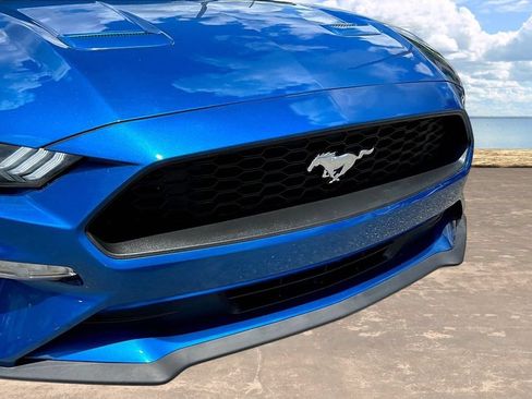 Used 2020 Ford Mustang Coupe RWD image 30