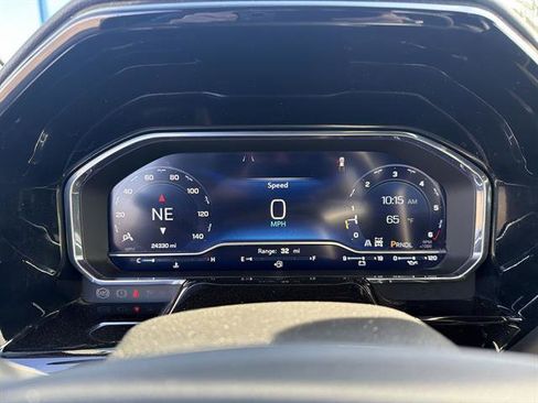 Used 2024 Chevrolet Silverado 1500 RST w/ Redline Edition AWD/4WD image 10