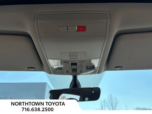 Used 2022 Volkswagen Atlas SE image 16