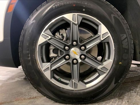 Used 2025 Chevrolet Blazer LT image 9