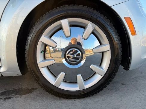 Used 2012 Volkswagen Beetle 2.5 image 25