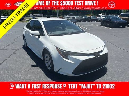 Used 2020 Toyota Corolla LE FWD image 1