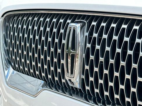 Used 2021 Lincoln Aviator Reserve w/ Equipment Group 202A AWD/4WD image 46