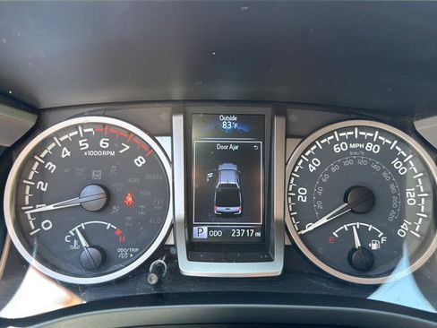 Used 2023 Toyota Tacoma SR5 w/ SR5 Appearance Package RWD image 18