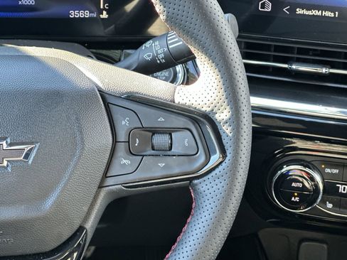 Certified 2025 Chevrolet Trax RS image 21