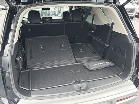 Used 2024 Nissan Pathfinder Platinum w/ Cargo Package AWD/4WD image 36