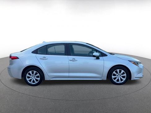Used 2025 Toyota Corolla LE FWD image 16