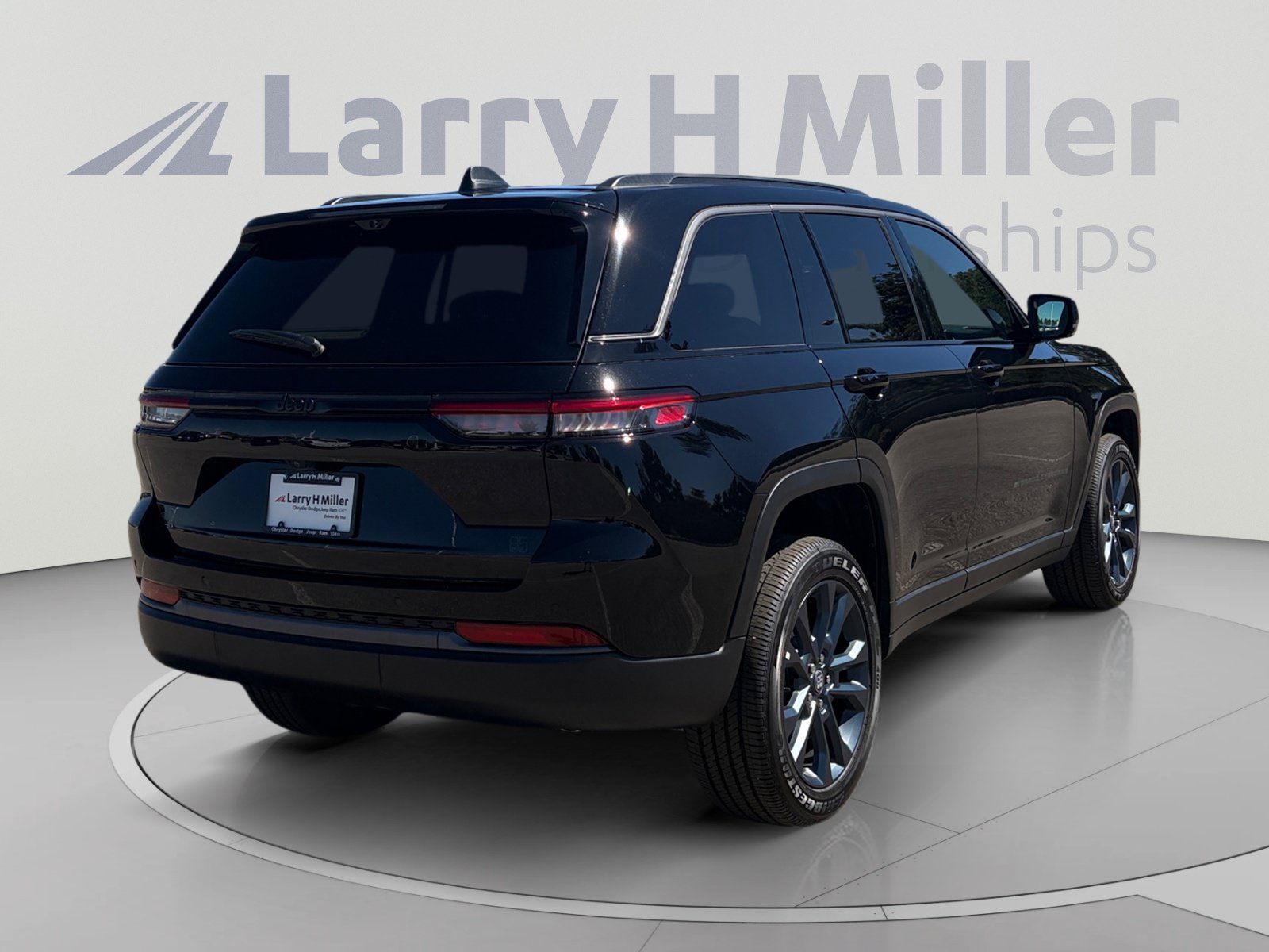 New 2026 Jeep Grand Cherokee Limited AWD/4WD image 6
