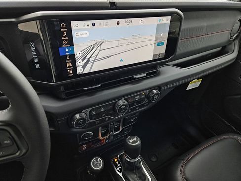 New 2026 Jeep Wrangler Unlimited Rubicon AWD/4WD image 17