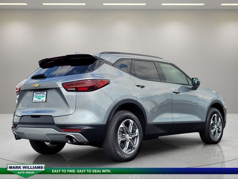 Used 2023 Chevrolet Blazer LT FWD image 4