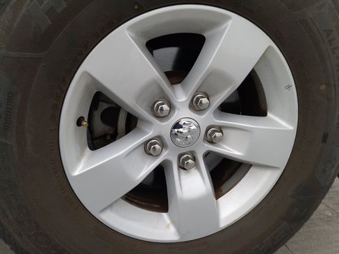 Used 2022 RAM 1500 Classic SLT RWD image 31