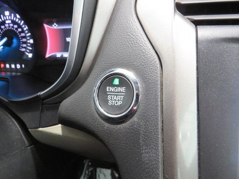 Used 2019 Ford Fusion SE image 23