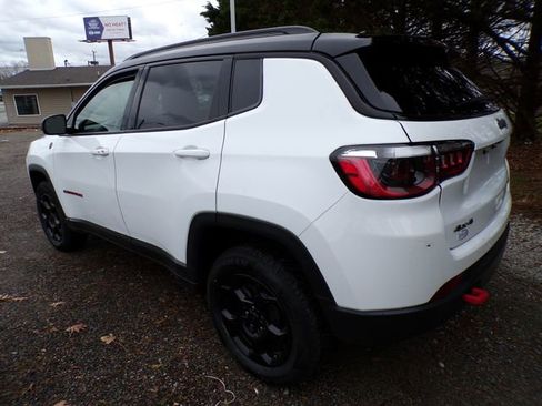 Used 2023 Jeep Compass Trailhawk image 3