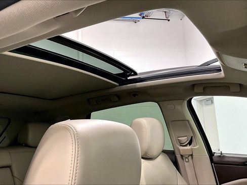 Used 2015 Cadillac SRX Luxury FWD image 18