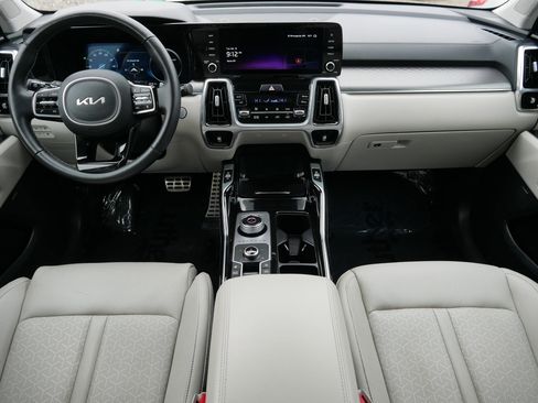 Certified 2023 Kia Sorento SX Prestige AWD/4WD image 10