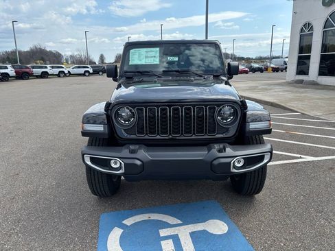 New 2026 Jeep Gladiator Sport AWD/4WD image 4