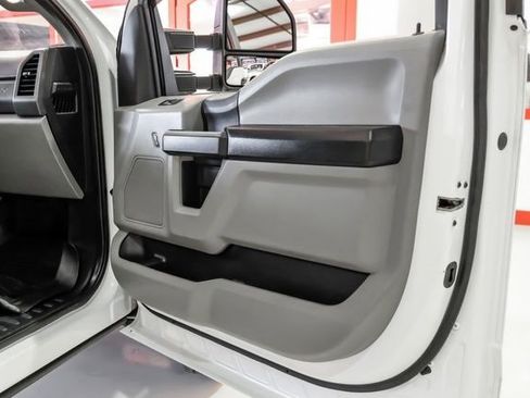 Used 2020 Ford F350 XL w/ Power Equipment Group image 41