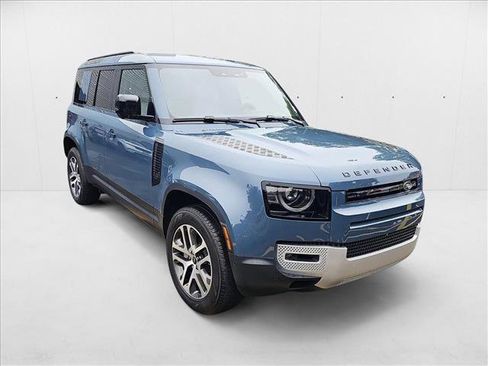 New 2025 Land Rover Defender 110 S image 3