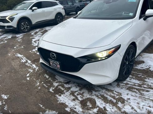 Used 2021 MAZDA MAZDA3 s image 2