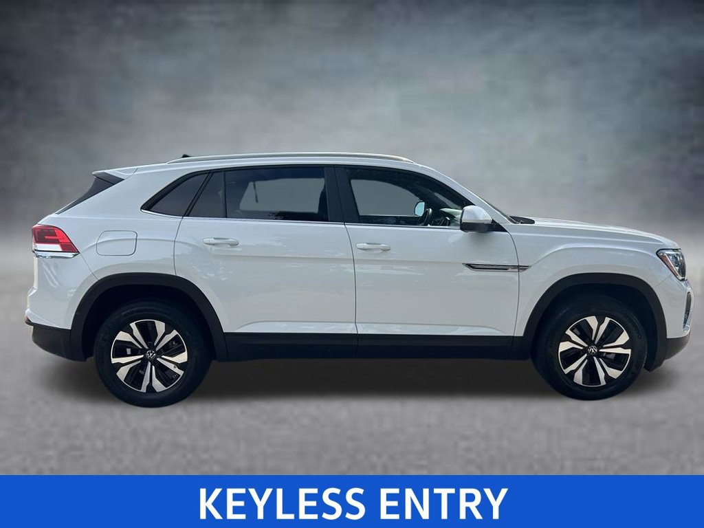 Certified 2024 Volkswagen Atlas Cross Sport SE FWD image 8