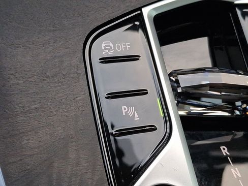 Used 2024 BMW X7 M60i w/ Executive Package AWD/4WD image 19