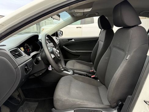 Used 2013 Volkswagen Jetta S image 2