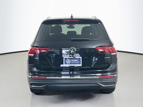 Used 2022 Volkswagen Tiguan SE w/ Panoramic Sunroof Package AWD/4WD image 10