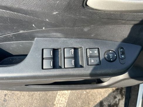 Used 2016 Honda CR-V LX image 18