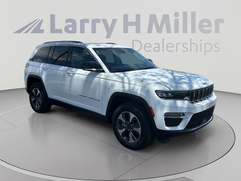 Used 2023 Jeep Grand Cherokee 4WD 4xe image 7