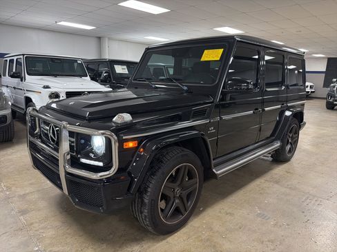 Used 2017 Mercedes-Benz G 63 AMG 4MATIC image 2