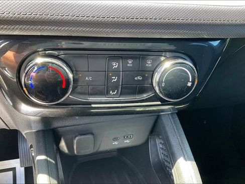 Certified 2025 Chevrolet TrailBlazer LT AWD/4WD image 32