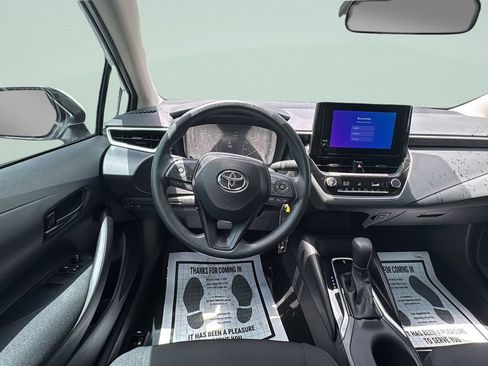 Used 2025 Toyota Corolla LE FWD image 13