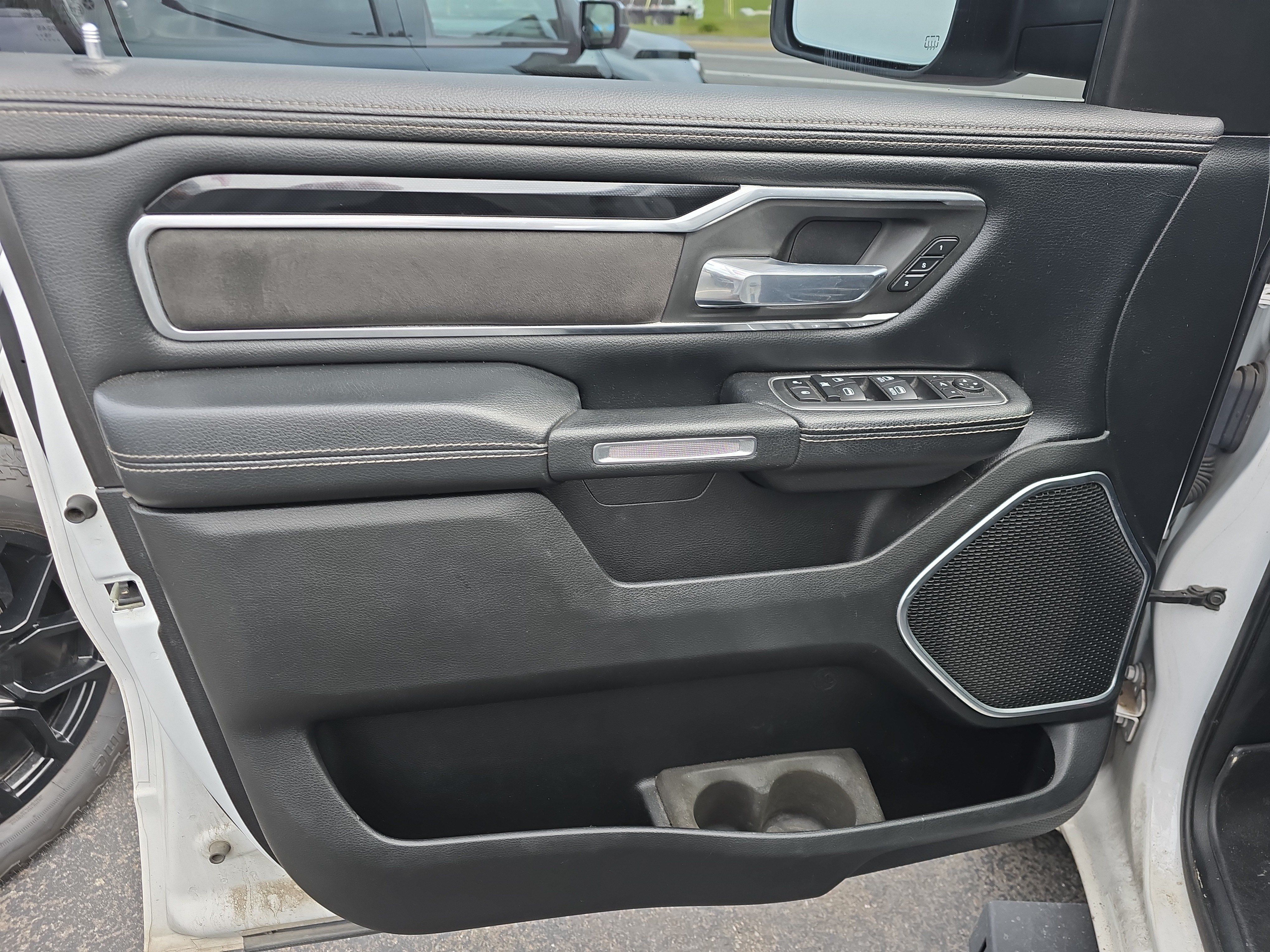 Used 2020 RAM 1500 Laramie w/ Sport Appearance Package AWD/4WD image 5