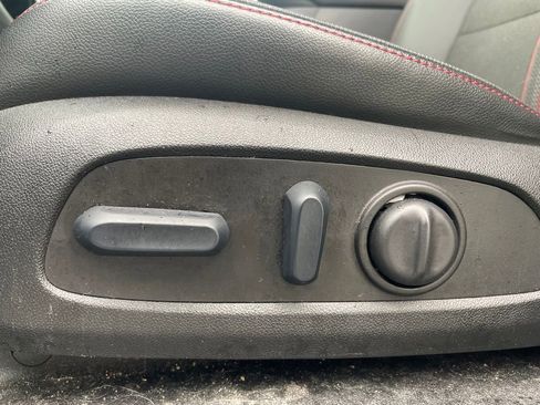 Used 2023 Chevrolet Equinox RS AWD/4WD image 10