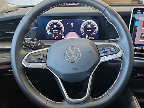 New 2026 Volkswagen Tiguan SE AWD/4WD image 35