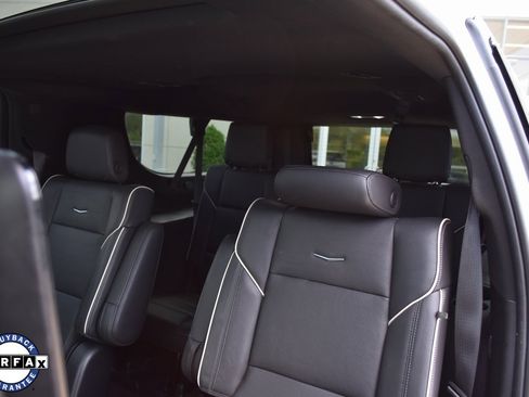 Used 2021 Cadillac Escalade ESV Premium Luxury w/ LPO, Illumination Package image 34