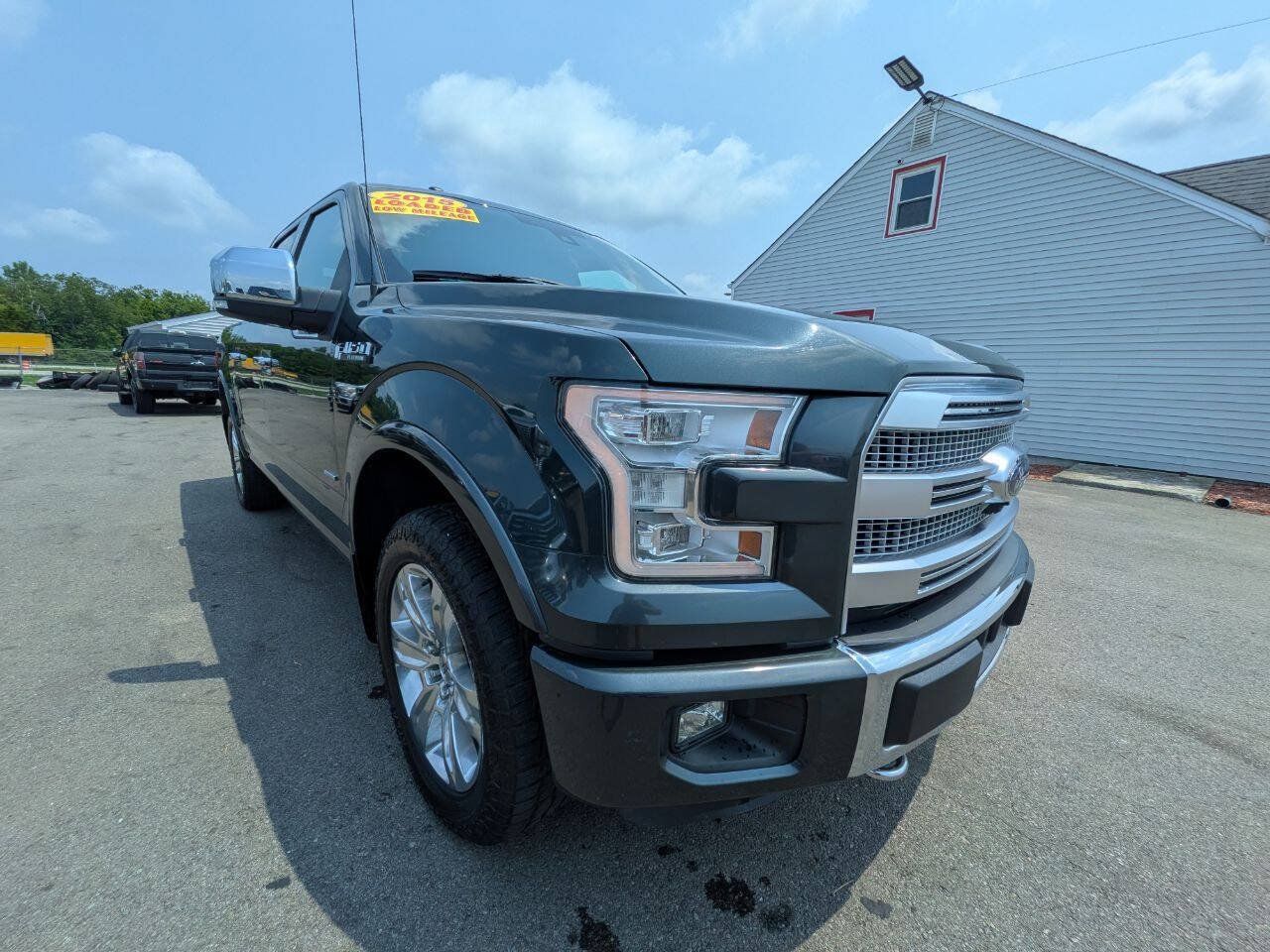 Used 2015 Ford F150 Platinum w/ Equipment Group 701A Luxury AWD/4WD image 7