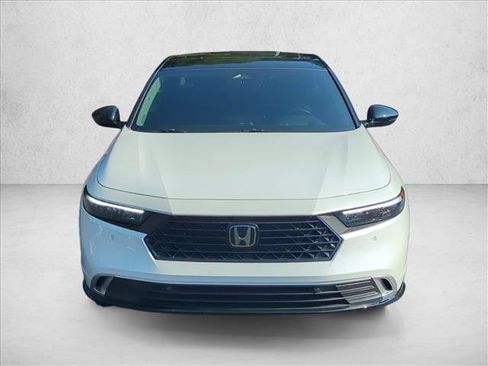 Used 2025 Honda Accord Touring image 2
