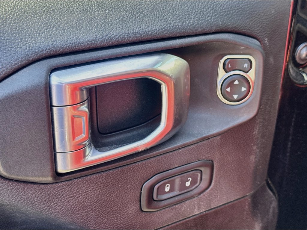 Used 2023 Jeep Wrangler Unlimited Rubicon 4xe AWD/4WD image 19