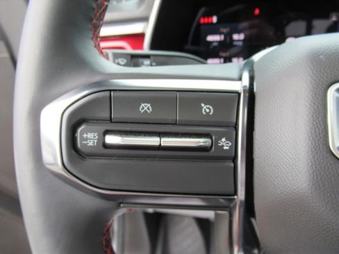 Used 2024 GMC Canyon AT4X w/ AT4X AEV Edition AWD/4WD image 21