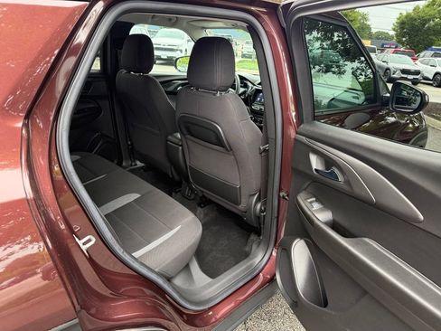 Used 2022 Chevrolet TrailBlazer LT w/ Convenience Package AWD/4WD image 10