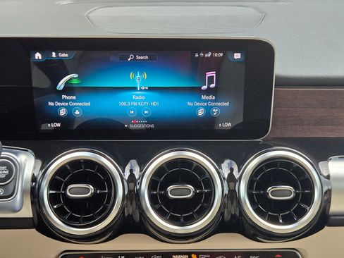 Used 2021 Mercedes-Benz GLB 250 image 17