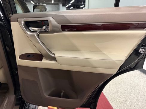 Used 2017 Lexus GX 460 Premium AWD/4WD image 25
