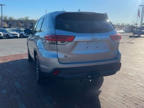 Used 2019 Toyota Highlander XLE image 9
