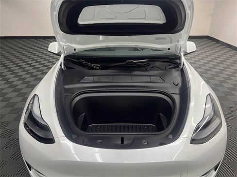Used 2025 Tesla Model Y Long Range image 21