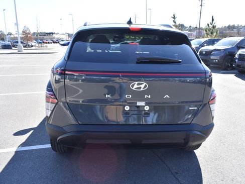Used 2025 Hyundai Kona SEL image 8