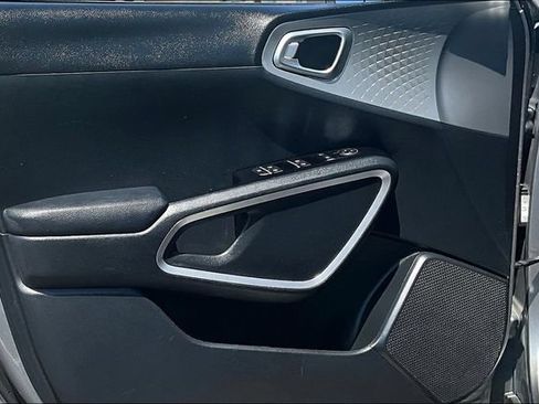 Certified 2023 Kia Soul LX w/ LX Technology Package FWD image 19