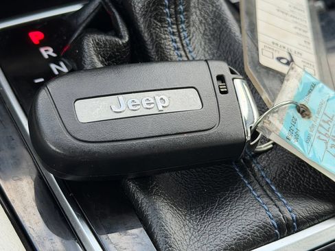 Used 2022 Jeep Compass Latitude w/ Sun and Sound Group FWD image 38